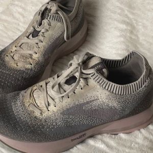 🌸SALE🌺Brooks Levitate 2 Running shoes
